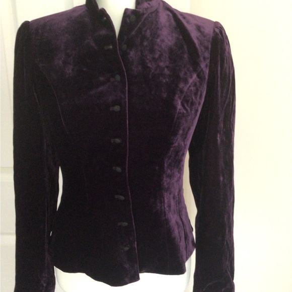VINTAGE LAUREN RALPH LAUREN PLUM VELVET JACKET— SIZE 2 - Picture 2 of 14